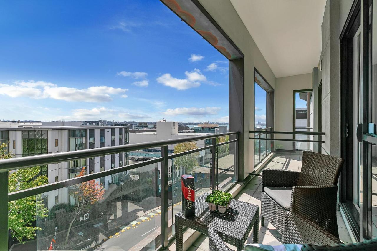 Your Family Getaway - Rooftop Spa & Pool! Auckland Buitenkant foto